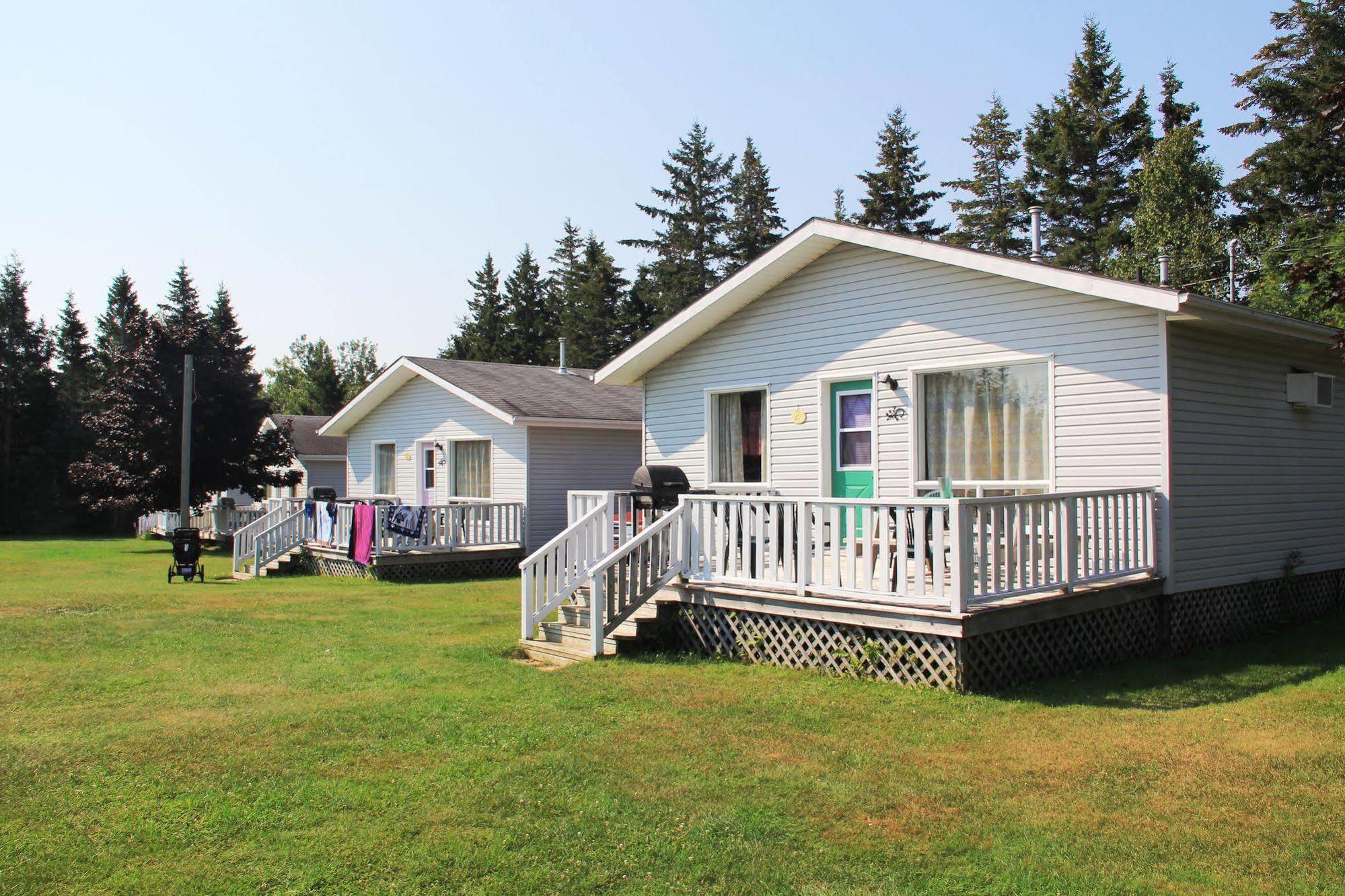 Hidden Acres Cottages Cavendish Exterior photo